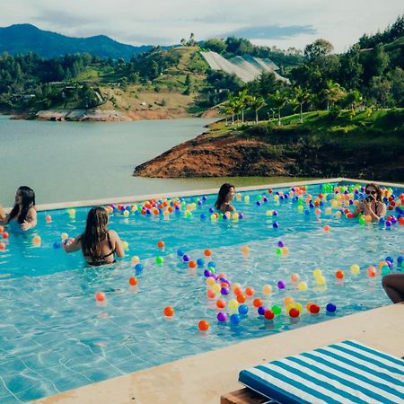 Viajero Guatape Hostel & Lake Club Exteriör bild