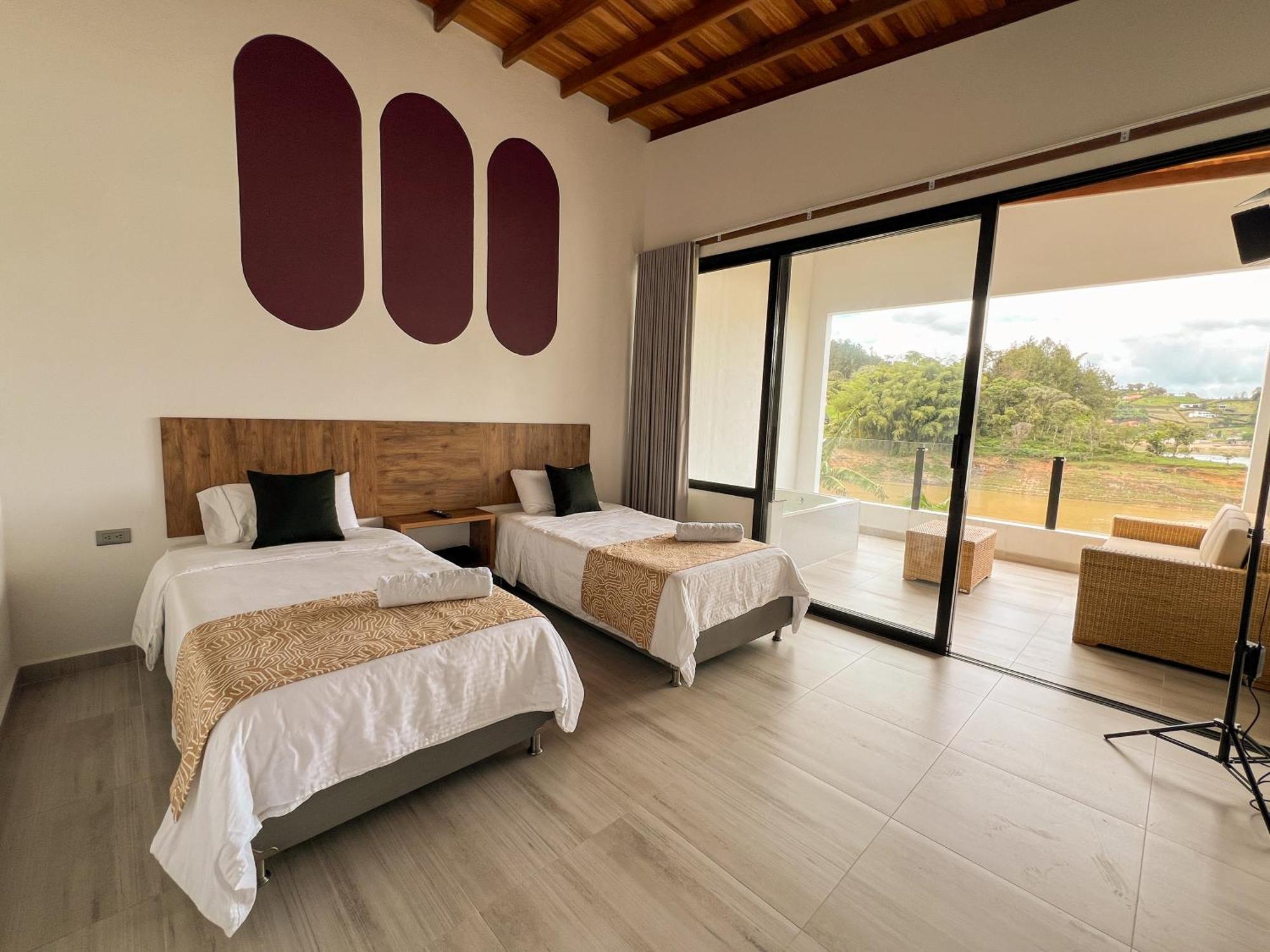 Viajero Guatape Hostel & Lake Club Exteriör bild