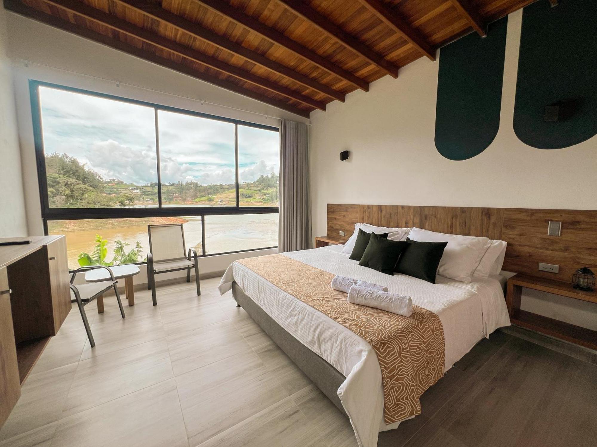 Viajero Guatape Hostel & Lake Club Exteriör bild