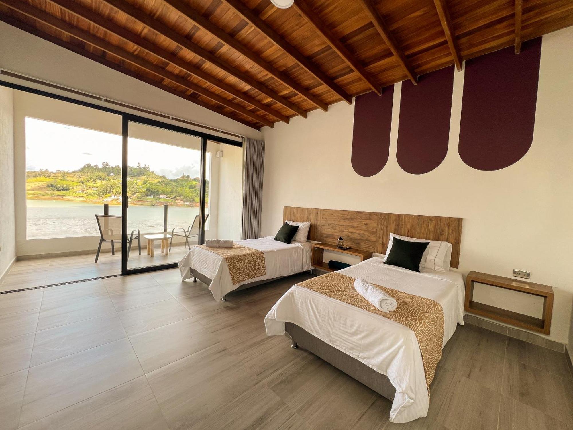 Viajero Guatape Hostel & Lake Club Exteriör bild