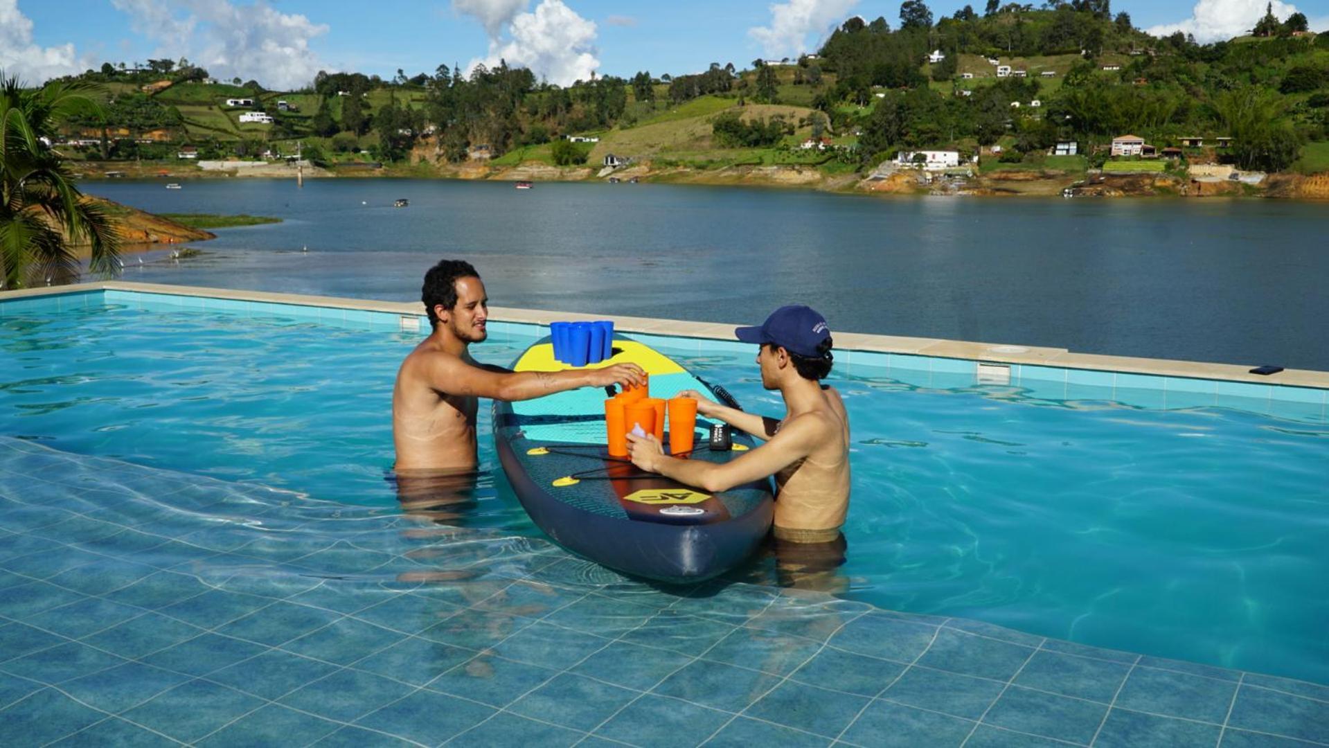 Viajero Guatape Hostel & Lake Club Exteriör bild