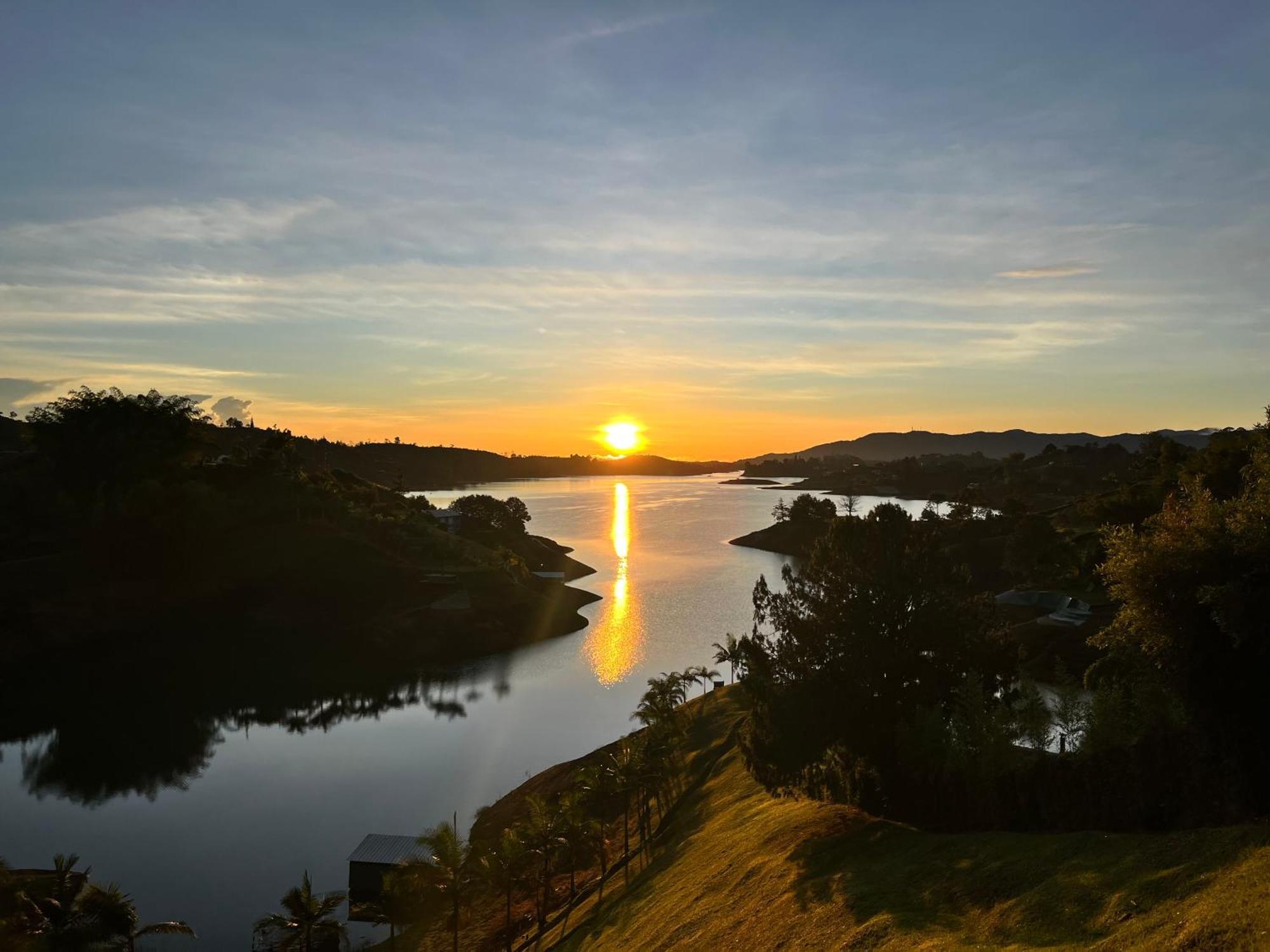 Viajero Guatape Hostel & Lake Club Exteriör bild