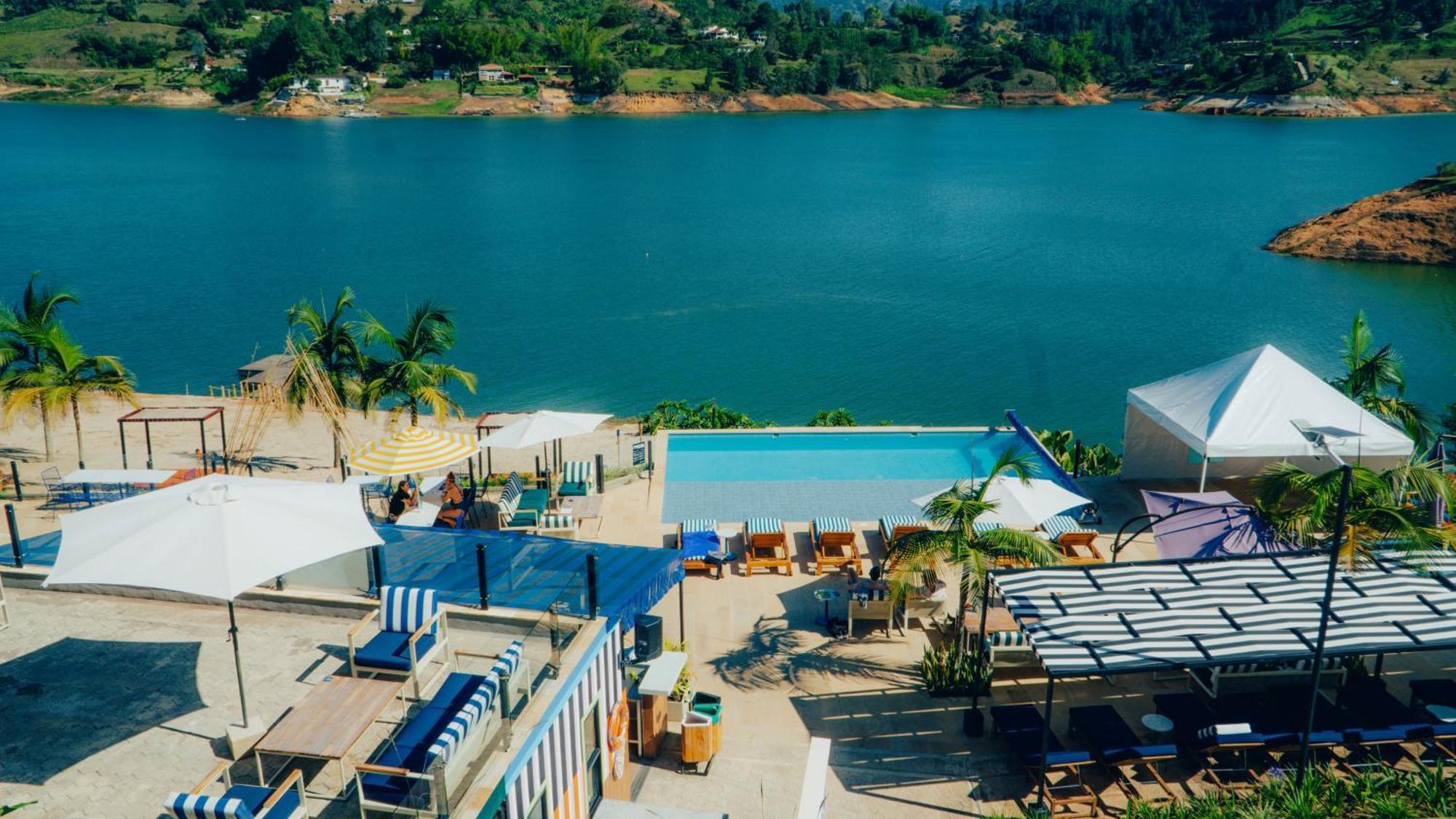 Viajero Guatape Hostel & Lake Club Exteriör bild