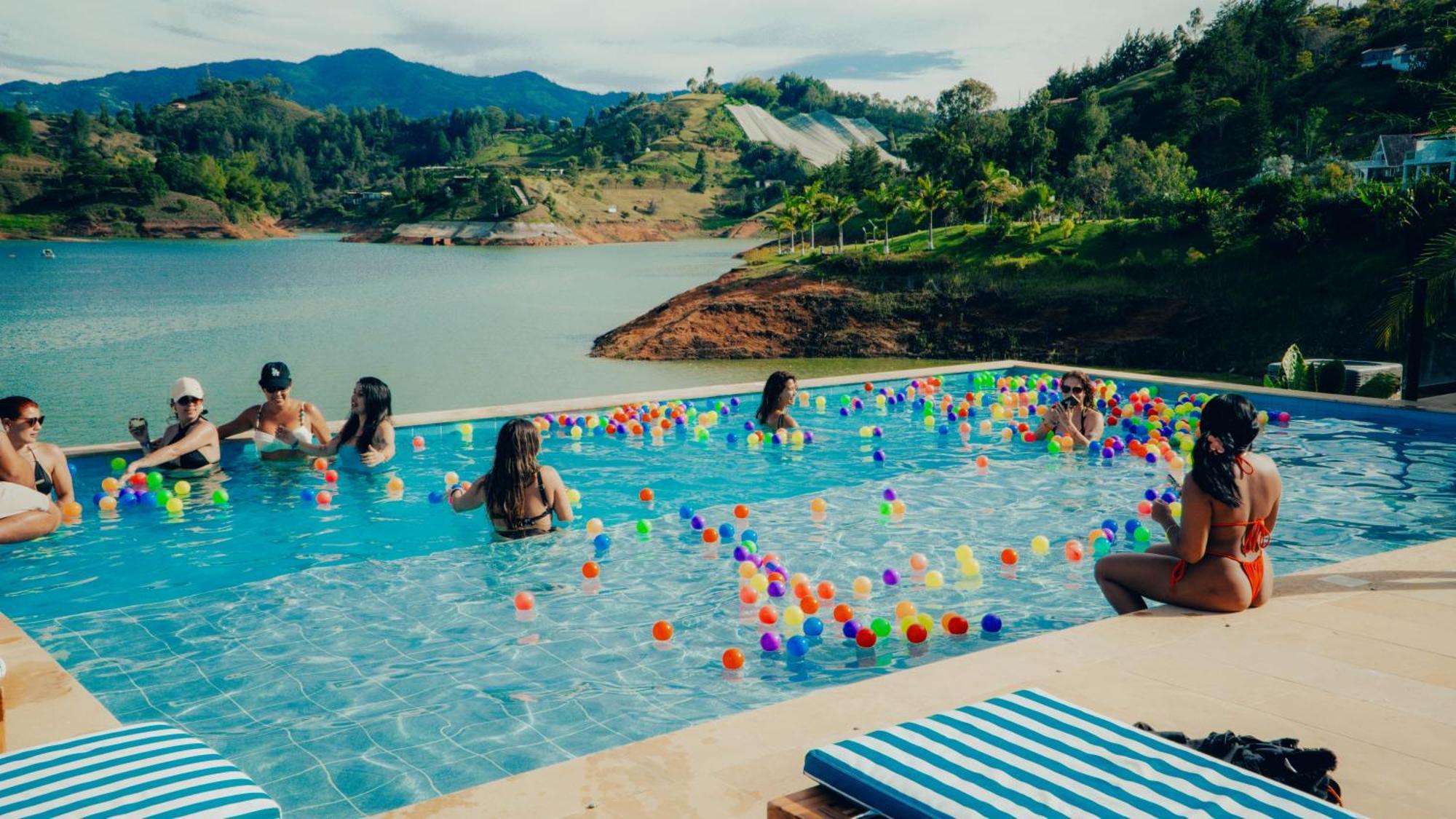Viajero Guatape Hostel & Lake Club Exteriör bild